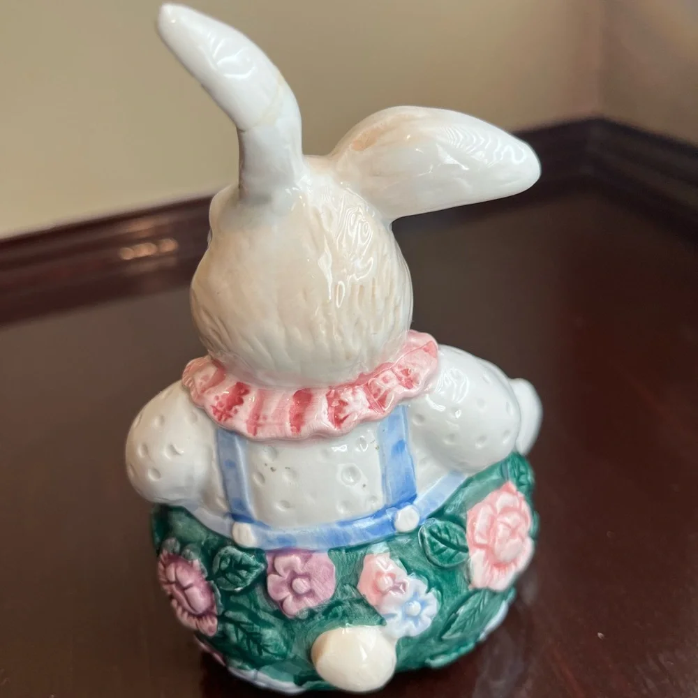 Vintage Fitz and Floyd Hand Painted Blossom Bunny-new battery -works great!